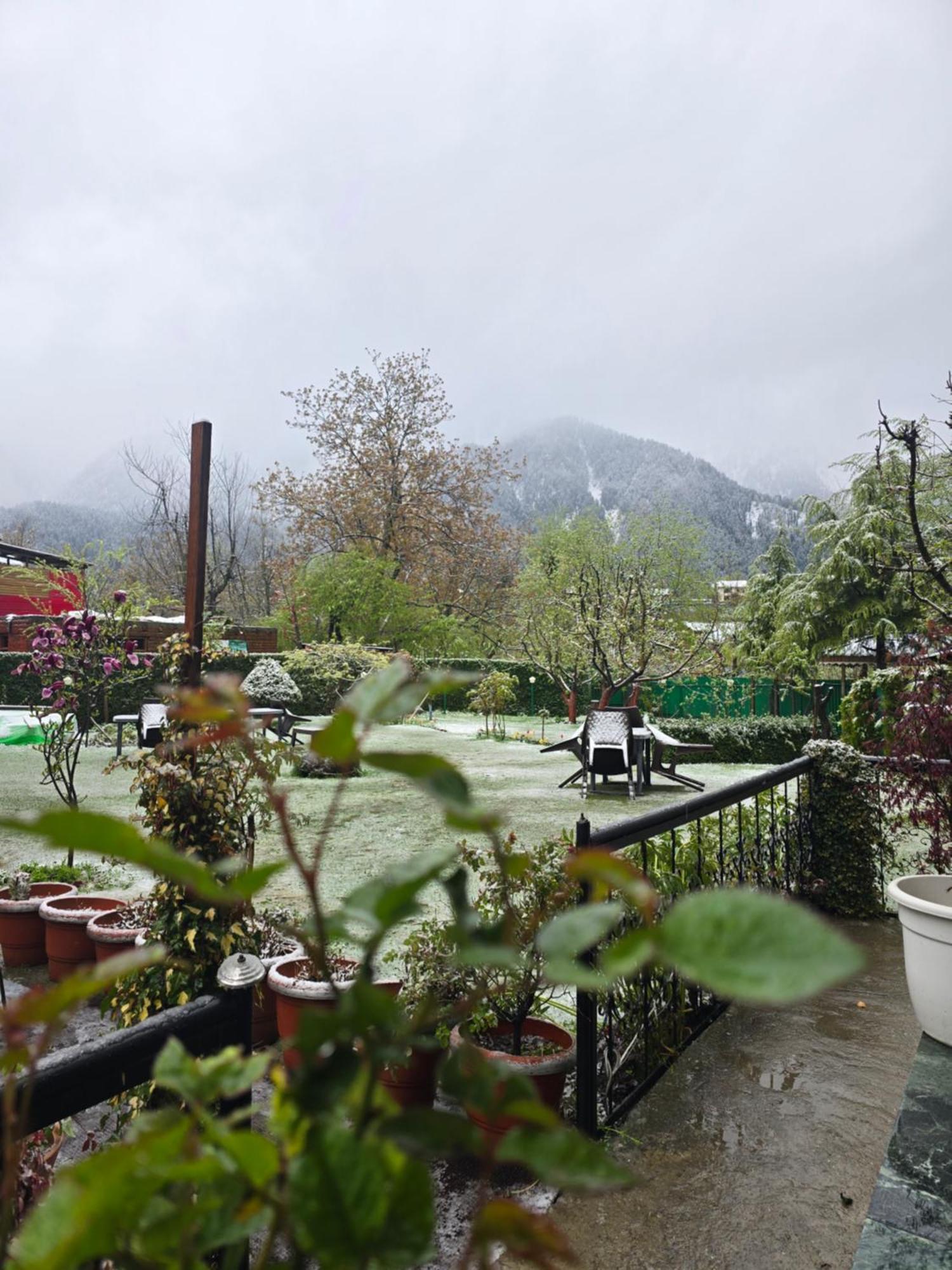 Premier Pahalgam Hotel Exterior foto